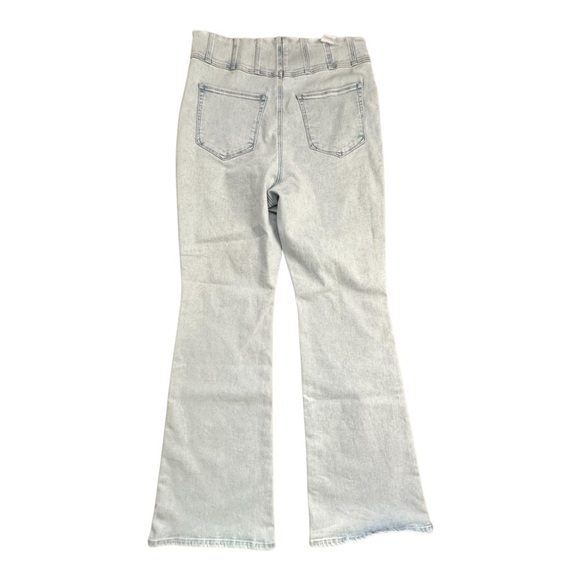 Good American Women's Light Wash Panel Front Boot Cut Jean in Indigo Sz: 16 - Picture 5 of 10